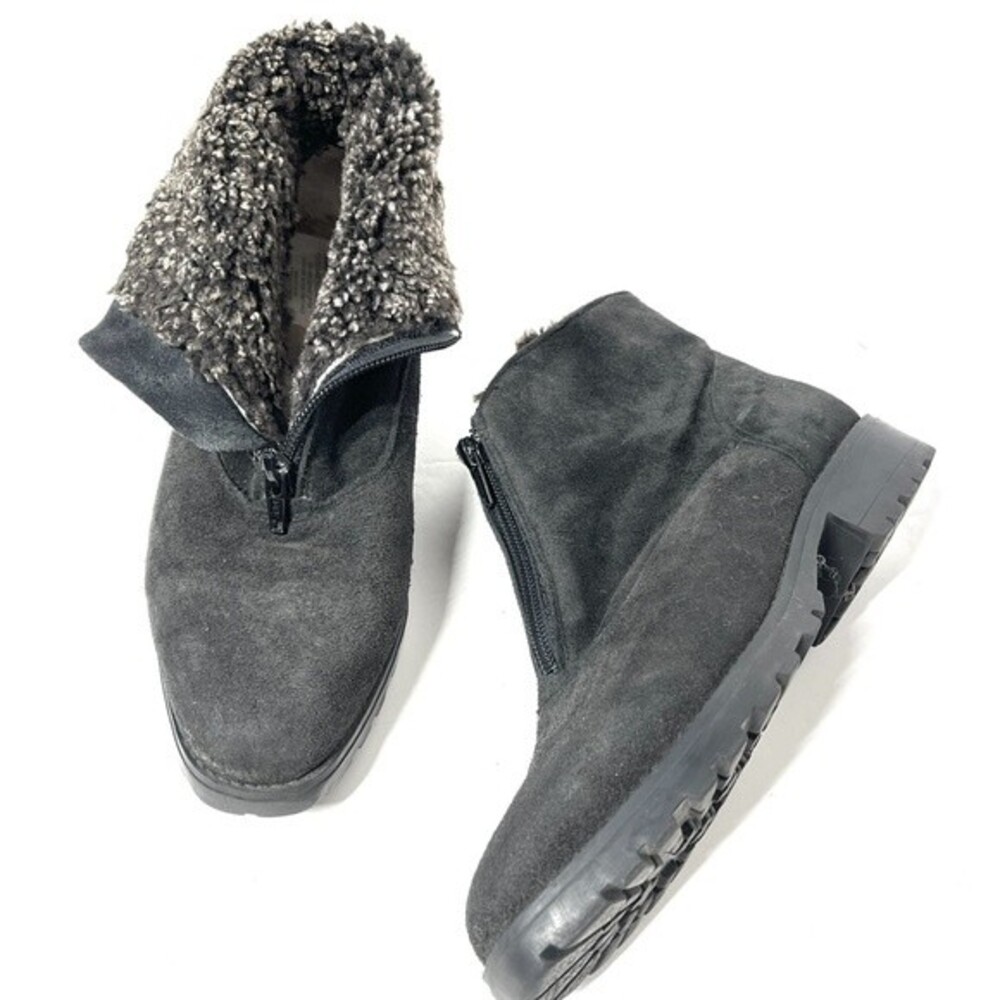 La Canadienne Shearling Lined Front Zip Nubuk Leather Booties in Charcoal Black